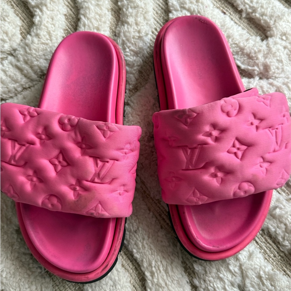 Louis Vuitton Vibrant Pink Slides